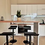 Smart Rent アパート ティラナ